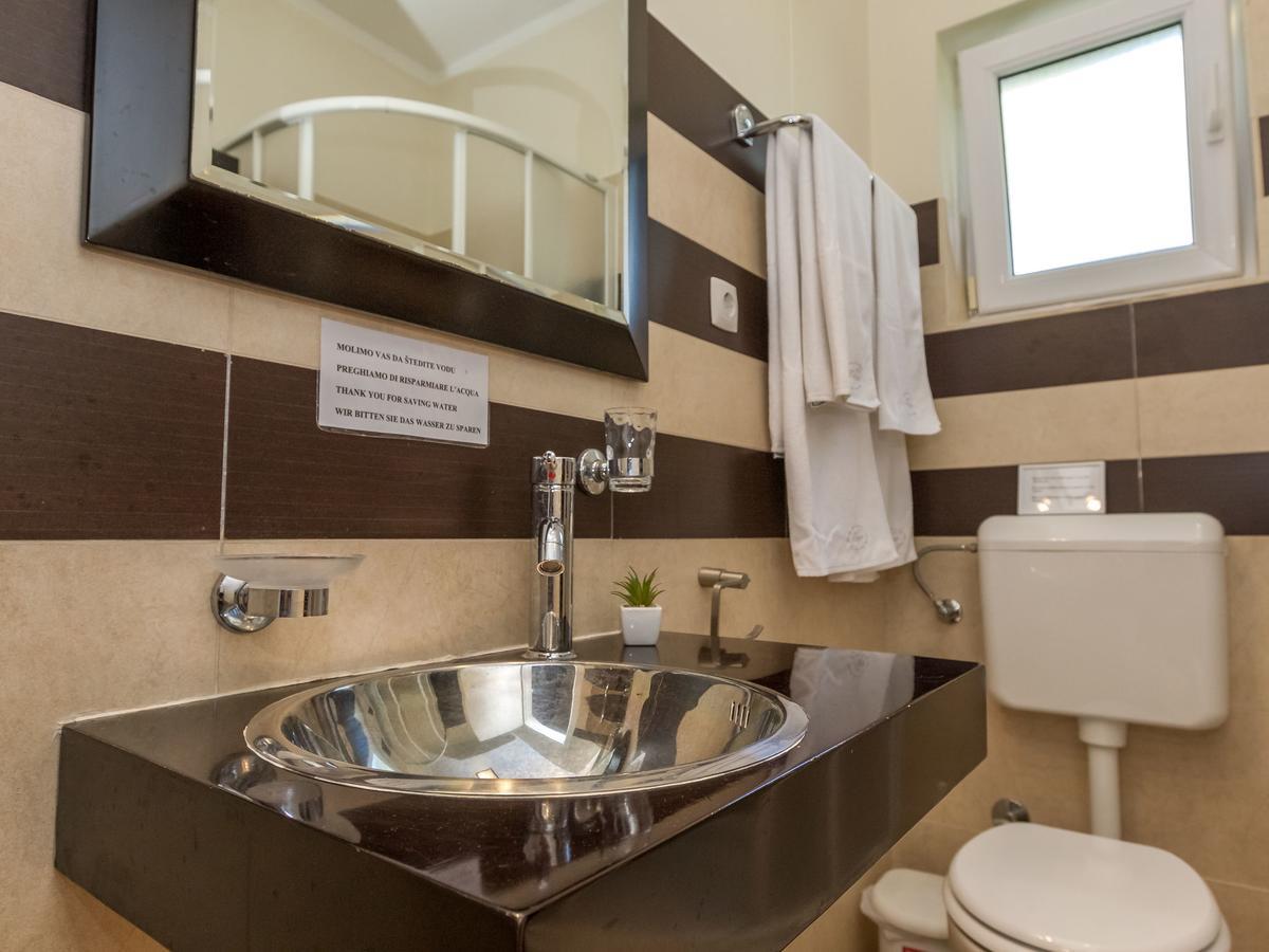 Spacious Holiday Home In Molat With Pool Brgulje 外观 照片