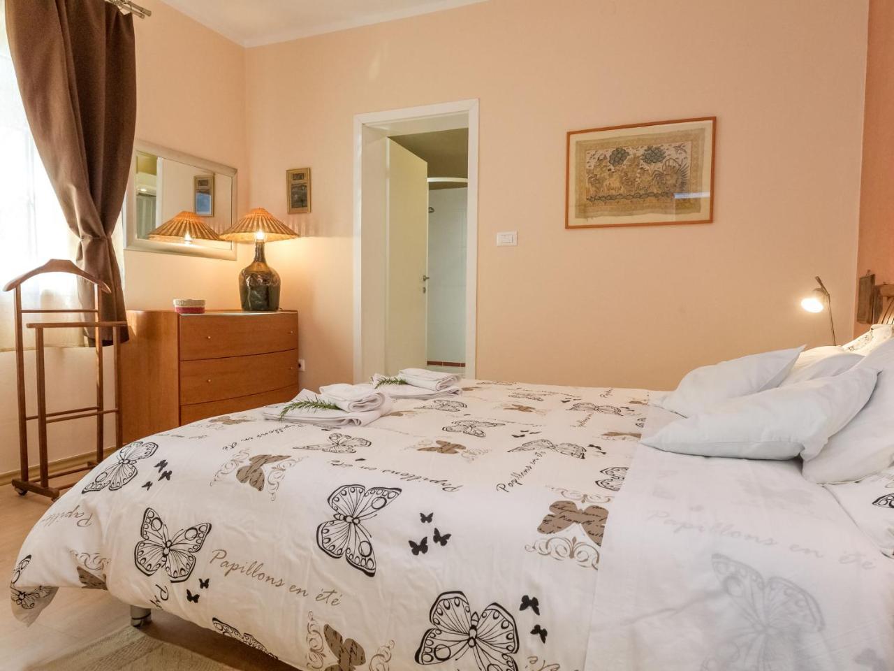 Spacious Holiday Home In Molat With Pool Brgulje 外观 照片